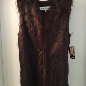 Ladies New Sebby Collection faux fur sweater Vest